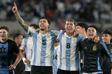 Argentina đánh bại Brazil: Đỉnh cao và vực sâu hiện rõ