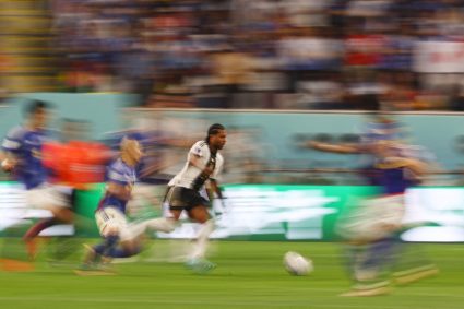 Các cầu thủ chạy bao xa trong một trận World Cup