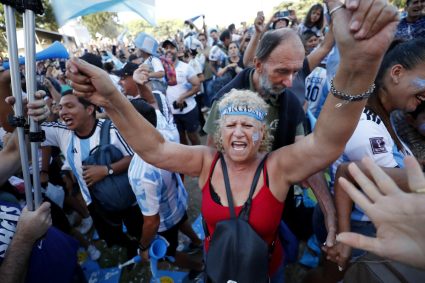 CĐV Argentina tràn ngập đường phố Buenos Aires