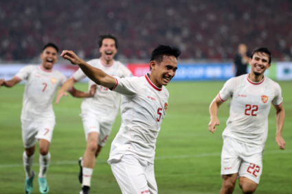 CĐV Indonesia bị cảnh sát bắt giữ vì mang đồ cấm