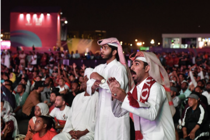 CĐV Qatar phẫn nộ vì đội nhà bị loại sớm