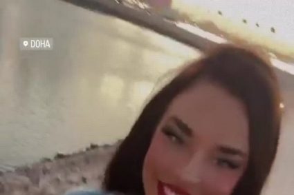 CĐV sexy nhất World Cup hút mọi ánh nhìn với trang phục hở ngực