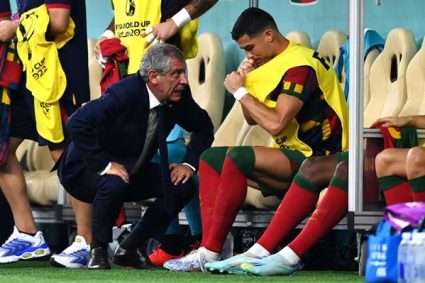 HLV Bồ Đào Nha: ‘Ronaldo không vui khi ngồi dự bị’