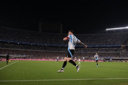 Nói gì nữa về Lionel Messi?