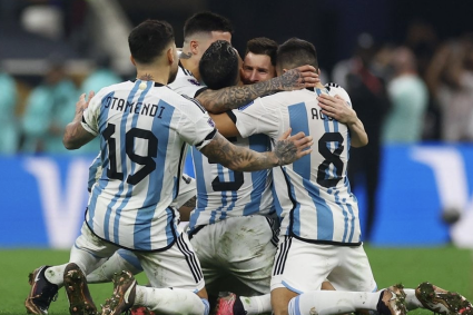 Nụ cười và nước mắt khi Messi vô địch World Cup