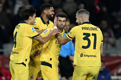 Pulisic lập cú đúp, AC Milan ngược dòng ngoạn mục để trở lại ngôi đầu Serie A
