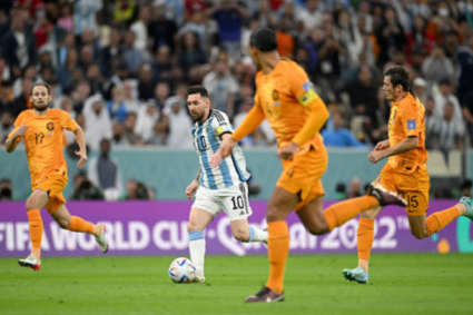 Rượt đuổi nghẹt thở, Argentina vượt qua Hà Lan sau loạt luân lưu