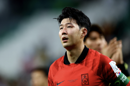 Son Heung-min khóc quá nhiều