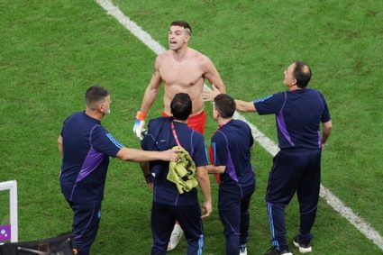 Thủ môn Argentina nguy cơ bị cấm thi đấu bán kết World Cup 2022