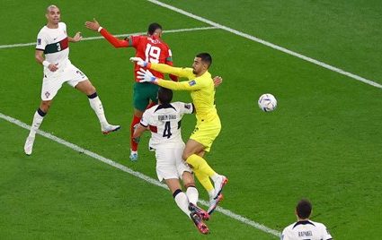 “Thủ môn thật tệ hại”