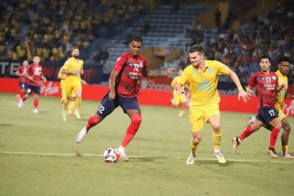 4 điều rút ra từ chiến thắng của CAHN trước Buriram Utd: Nhà vua Thai League phơi áo; Văn Đức nhắc HLV Kim Sang-sik