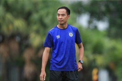 Chủ tịch Hà Nội FC lên tiếng về trình độ của tân HLV
