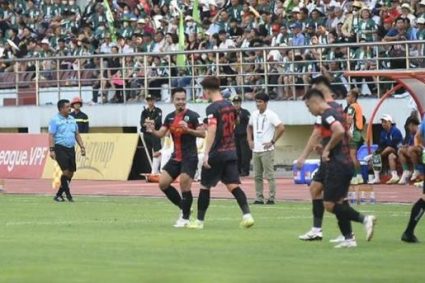 Công Phượng vắng mặt, Bình Phước thảm bại trước Ninh Bình