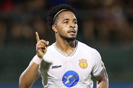 Dính chấn thương, Xuân Son vẫn được Nam Định ưu ái