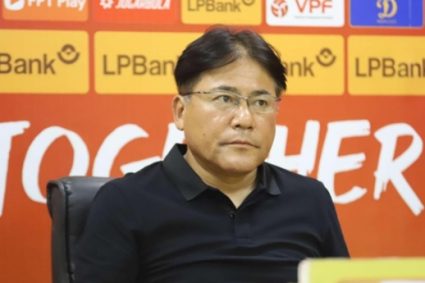 Duy Mạnh, Hai Long được nhắn nhủ đặc biệt trước trận gặp MU