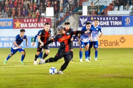 Hoàng Đức nhạt nhòa, Ninh Bình nhọc nhằn đánh bại Đồng Nai