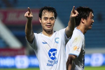 Lập cú đúp, Văn Toàn phá vỡ im lặng trong ngày trở lại