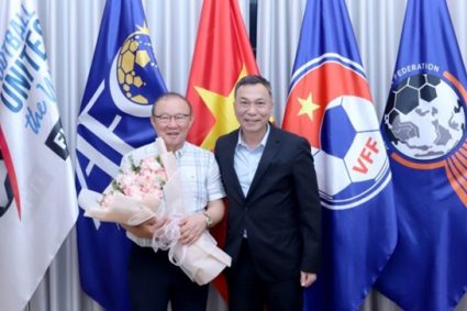 LĐBĐ Việt Nam làm việc với HLV Park Hang Seo