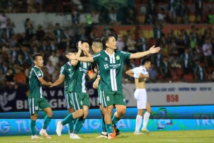 Minh Vương lập cú đúp, Đồng Nai dẫn đầu BXH