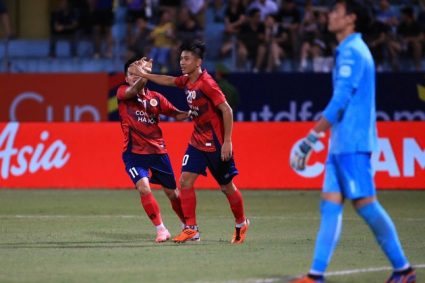 Thăng hoa tột độ, CAHN đánh bại nhà vô địch Thai League Buriram Utd