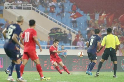 Thua Thái Lan, tuyển Việt Nam đón thêm cú sốc từ FIFA