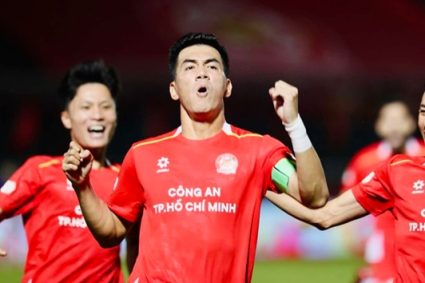 Tiến Linh tỏa sáng, bóng đá TP.HCM mở màn V-League đầy hứng khởi