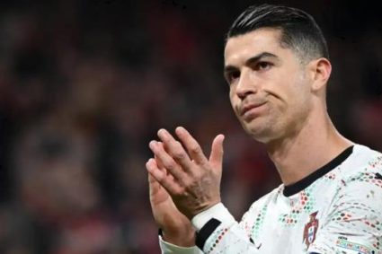 HLV Martinez cảnh báo Ronaldo về suất đá chính World Cup